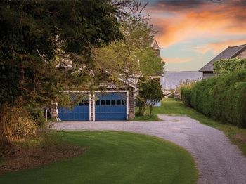 4 Shore Road