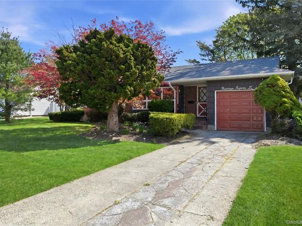 19 Gaymor Lane, Commack NY 11725