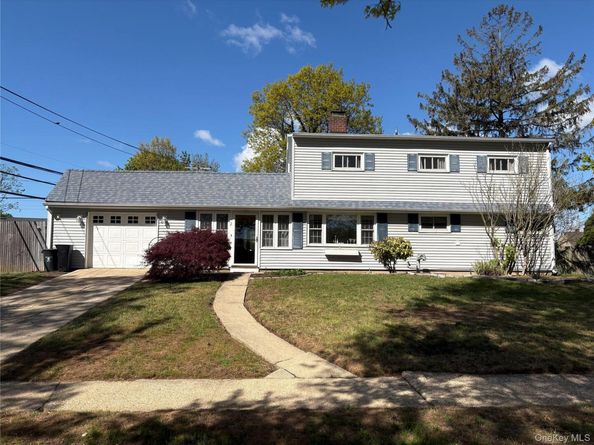 2 Dwarf Lane, Wantagh NY 11793