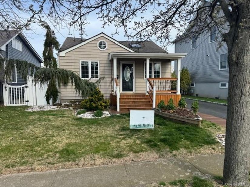 75 S Bay Drive, Babylon NY 11702