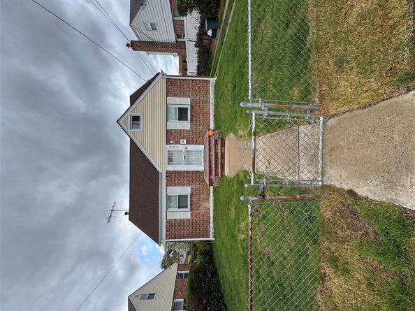 831 James Place, Uniondale NY 11553