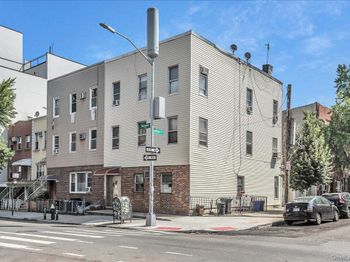 382 Manhattan Avenue