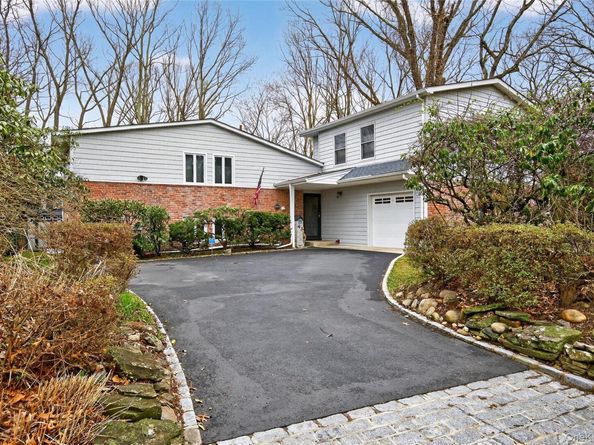 43 Highwood Road, East Norwich NY 11732