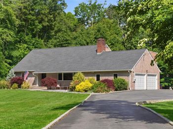 431 Woodbury Road