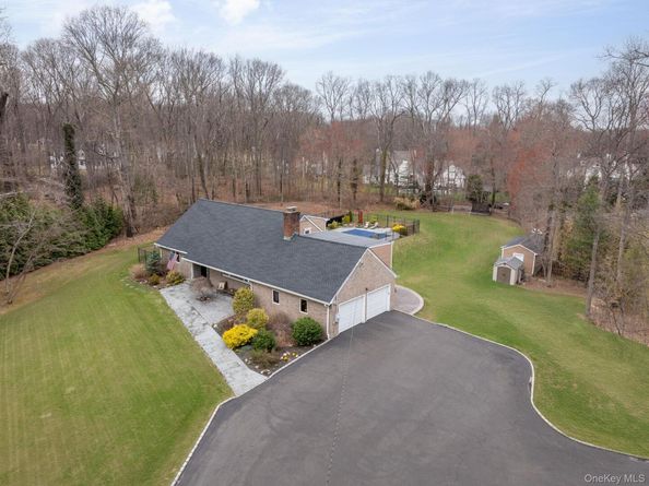 431 Woodbury Road, Cold Spring Harbor NY 11724