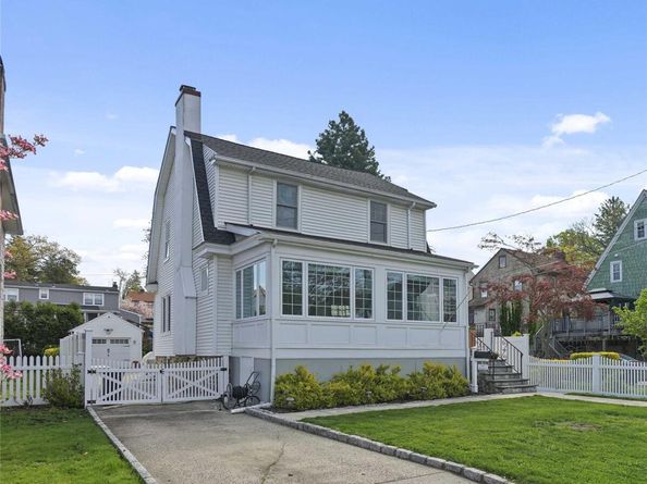 11 Westwood Avenue, New Rochelle NY 10801