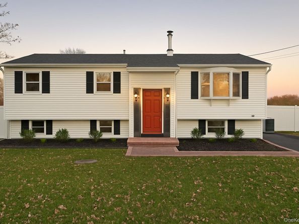 3019 Sipp Avenue, Medford NY 11763