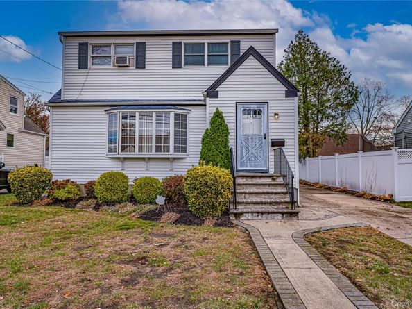 2465 Woodland Avenue, Wantagh NY 11793