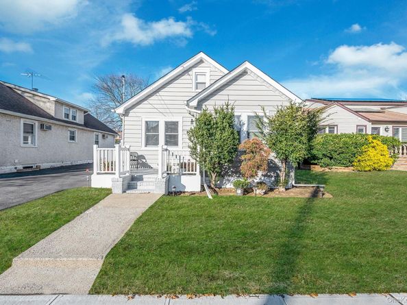 37 Orchard Street, Merrick NY 11566