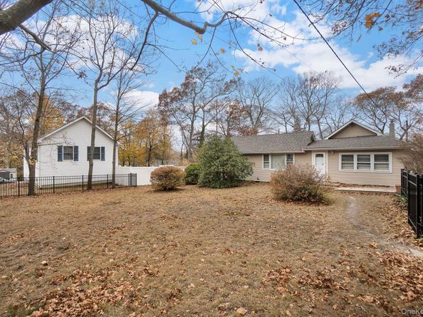 8 evergreen Road, Rocky Point NY 11778