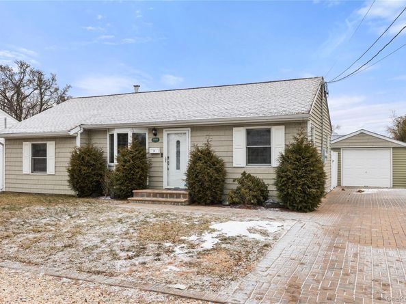1361 Manatuck Boulevard, Bay Shore NY 11706