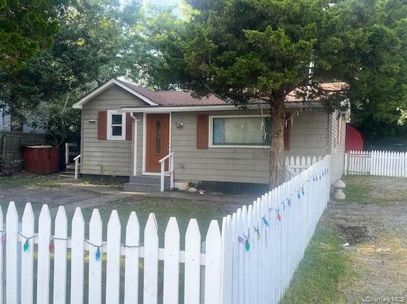 84 Point Road, Flanders NY 11901