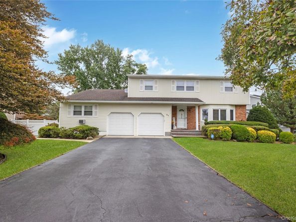 84 White Oak Street, Deer Park NY 11729