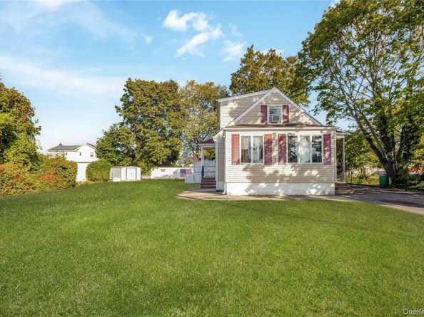 1558 9th Street, West Babylon NY 11704