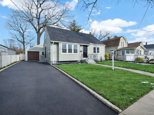 450 Rhodes Lane, West Hempstead NY 11552