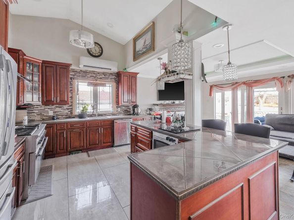 17 Riverside Avenue, Mastic Beach NY 11951