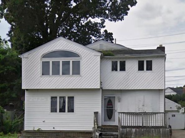 2434 Martin Avenue, Bellmore NY 11710