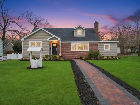 92 Sunset Road, Bay Shore NY 11706