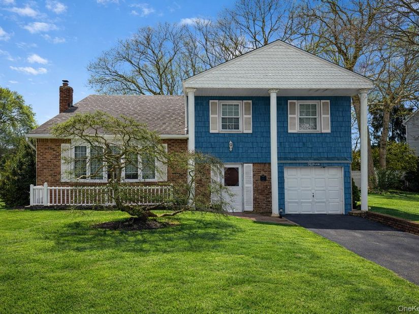 15 Palm Street, Selden NY 11784