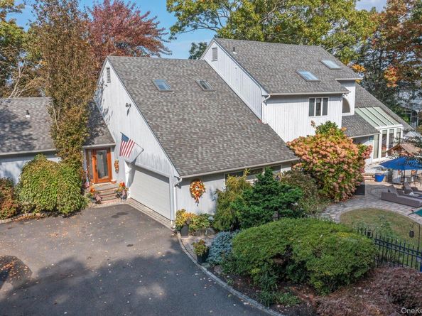 6 Bluffview Court, Miller Place NY 11764