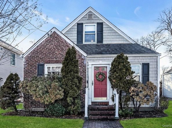 232 Ribbon Street, Franklin Square NY 11010