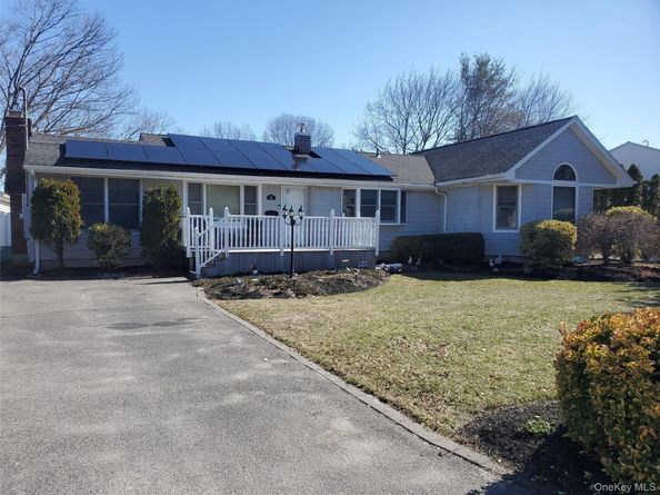 98 Fawn Lane E, South Setauket NY 11720