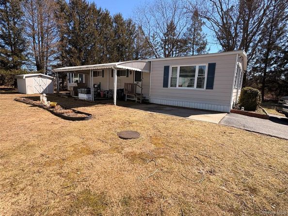 703 Fresh Pond Avenue 228, Calverton NY 11933