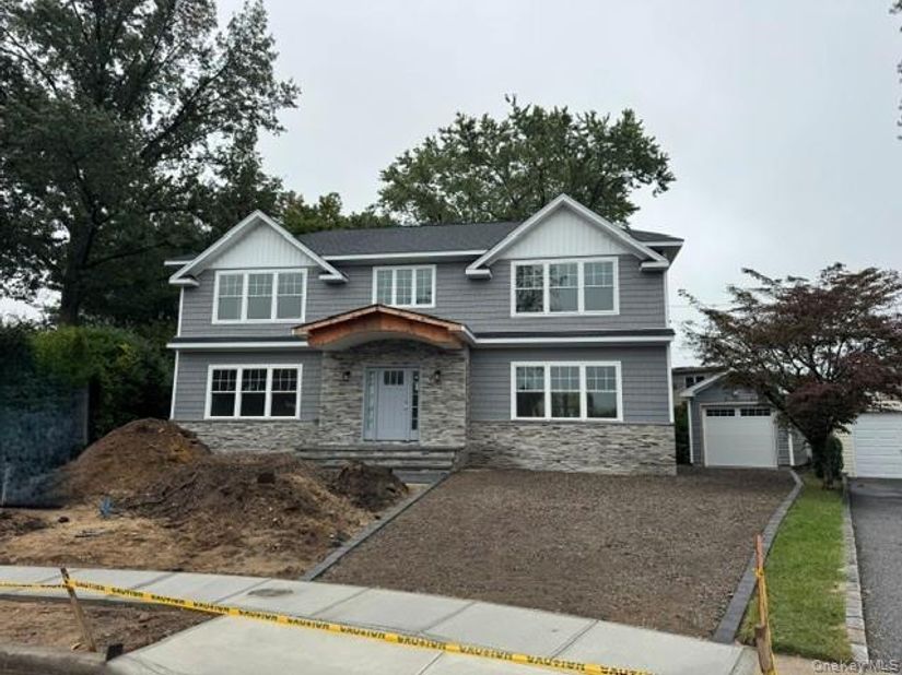 9 Van Sise Court, Syosset NY 11791