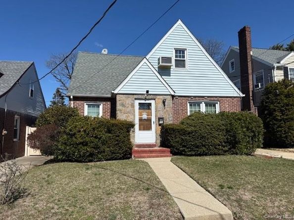 11 Purdy Court, Rockville Centre NY 11570