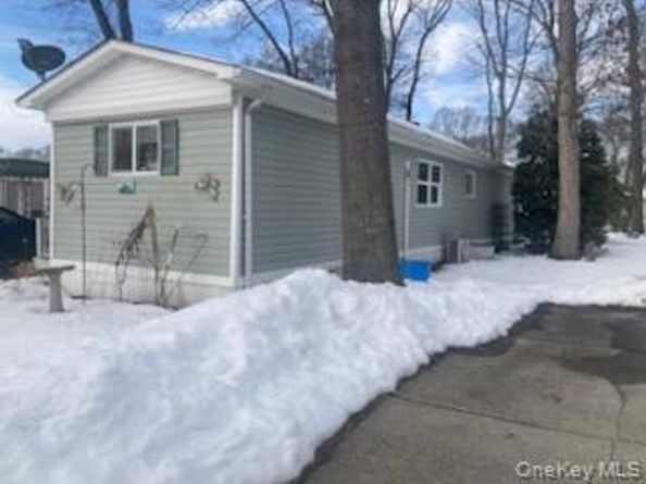 1661 Old Country Road 251, Riverhead NY 11901