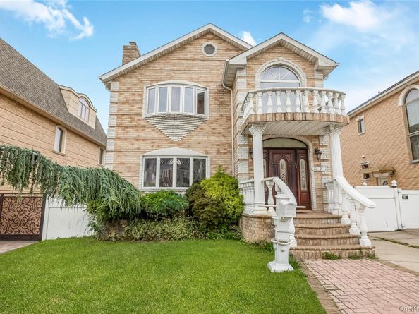 76-27 175 Street, Fresh Meadows NY 11366