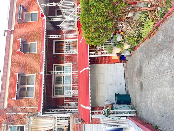 1047 E 217th Street, Bronx NY 10469