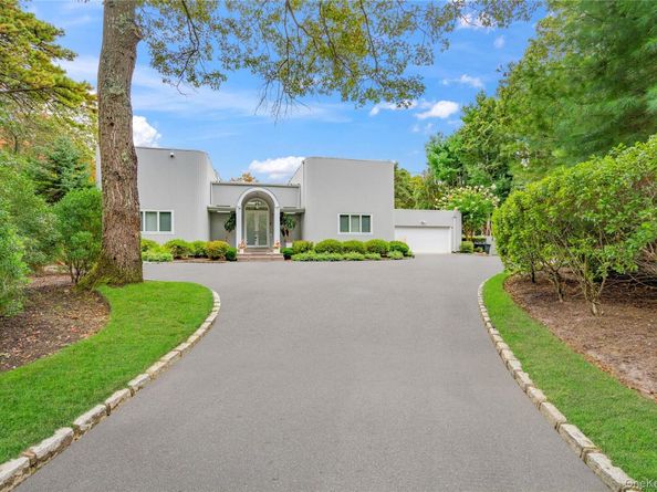 9 Peacock Path, East Quogue NY 11942