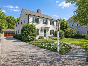 93 Summit Road