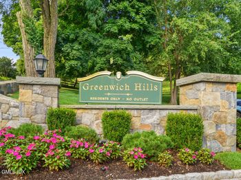 8 Greenwich Hills Drive