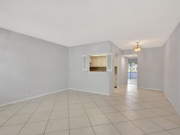 398 Sheffield Q, West Palm Beach FL 33417