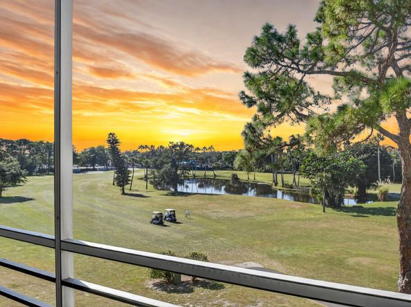 3871 Via Poinciana 403, Lake Worth FL 33467