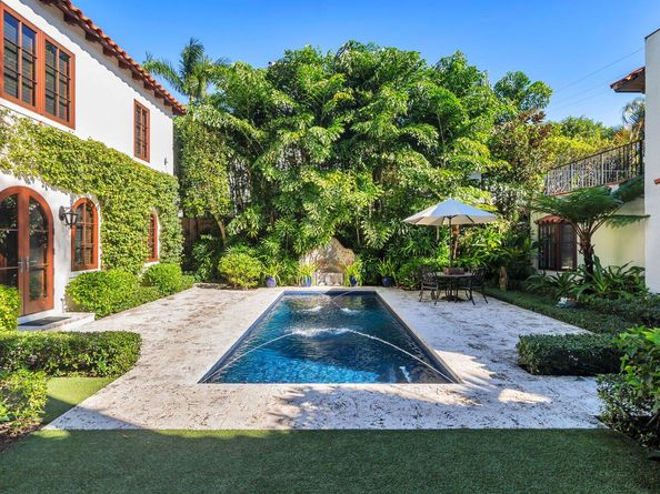 424 Brazilian Avenue, Palm Beach FL 33480
