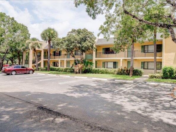 1104 Meadows Circle, Boynton Beach FL 33436