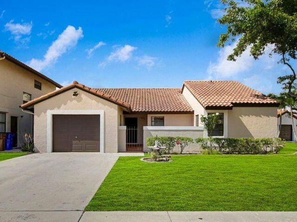 45 Columbia Court, Deerfield Beach FL 33442