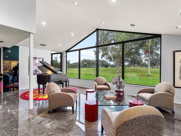 14 Oaks Lane, Boynton Beach FL 33436