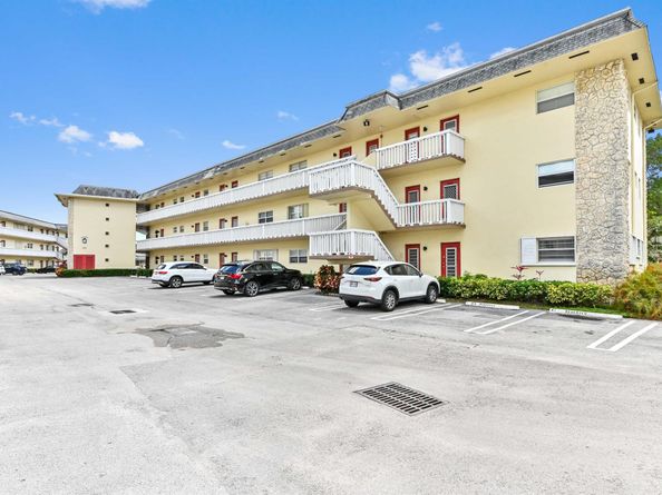 4321 NW 16th Street C302, Lauderhill FL 33313