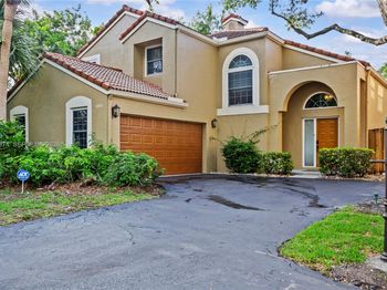 6885 NW 75th Place