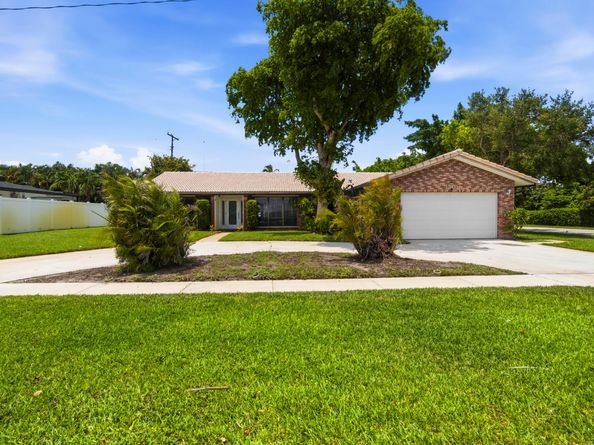1501 NW 7th Street, Boca Raton FL 33486