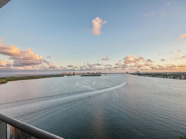 100 Lakeshore Drive 1755, North Palm Beach FL 33408