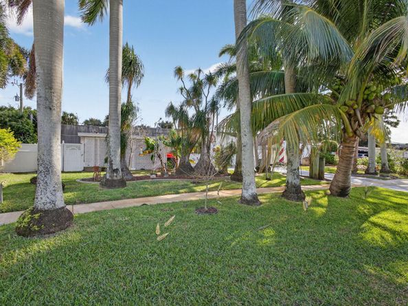 9520 Birmingham Drive, Palm Beach Gardens FL 33410