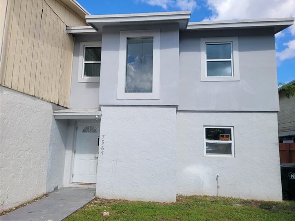 7967 SW 6th Ct, North Lauderdale FL 33068