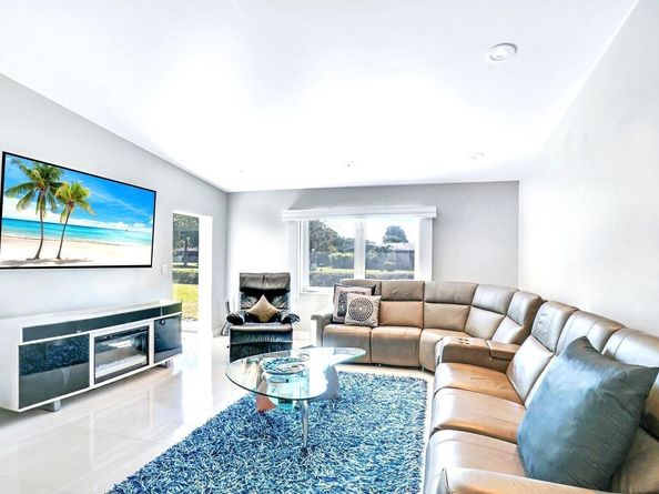 6140 Kings Gate Circle, Delray Beach FL 33484