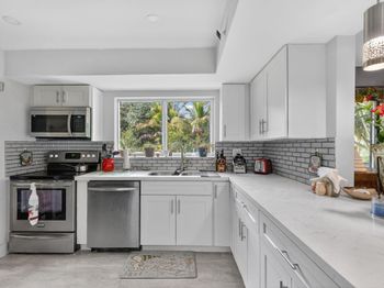 209 Wimbledon Lake Dr