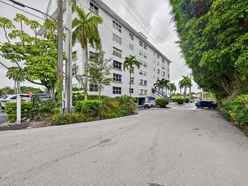 1881 Middle River Dr